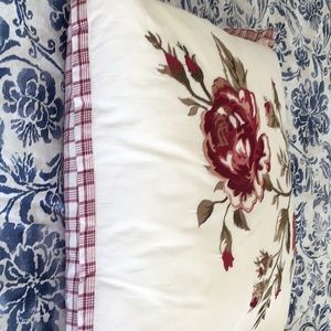 Waverly pillows to go with king quilt comforter and shams